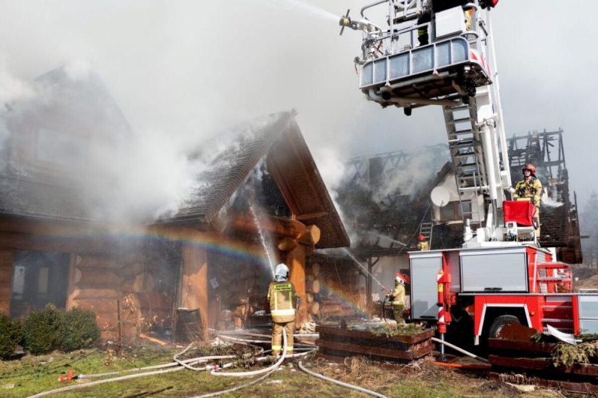 Tajemnicze pożary na Podkarpaciu: Czy to seria celowych podpaleń? wilcza jama bieszczady pozar