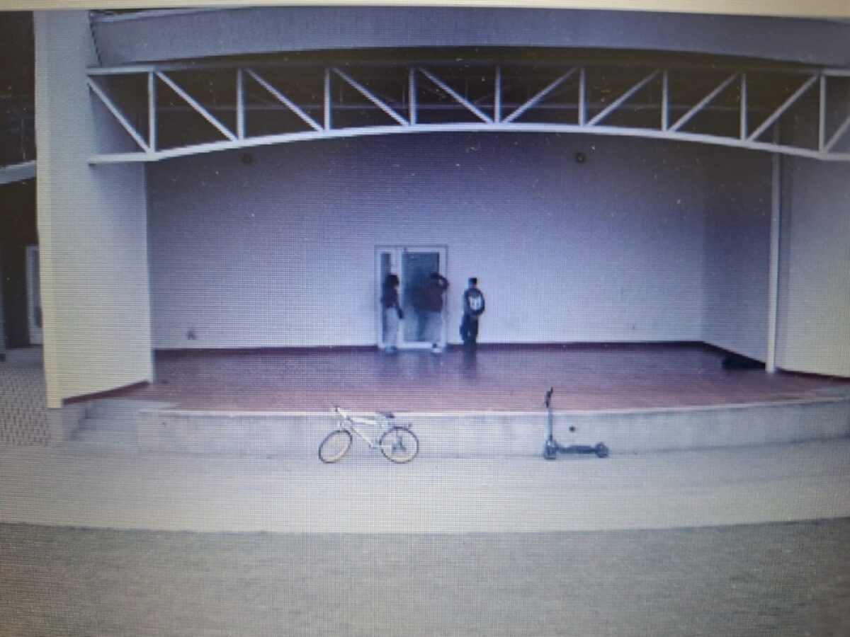 31503kepno 12 letni obywatel ukrainy zniszczyl drzwi w amfiteatrze na terenach spolki projekt kepno