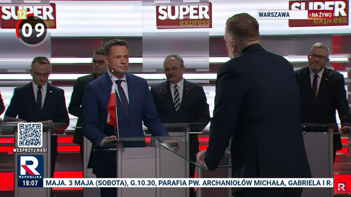 Trzaskowski flaga debata super e