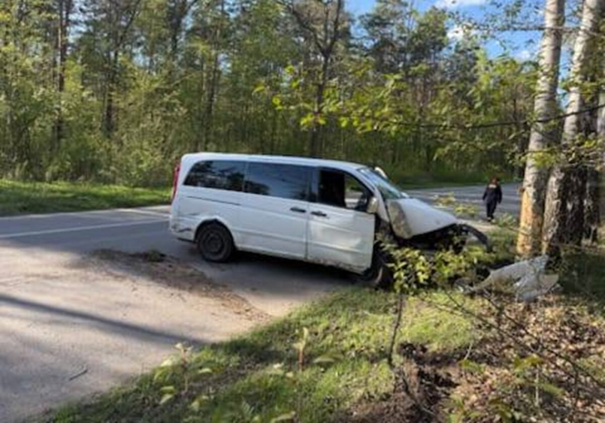 Pijany Ukrainiec z 1,48 promila uderzył w auto i drzewo! Dramatyczna kolizja pod Warszawą Ukrainiec wyapadek piaseczno