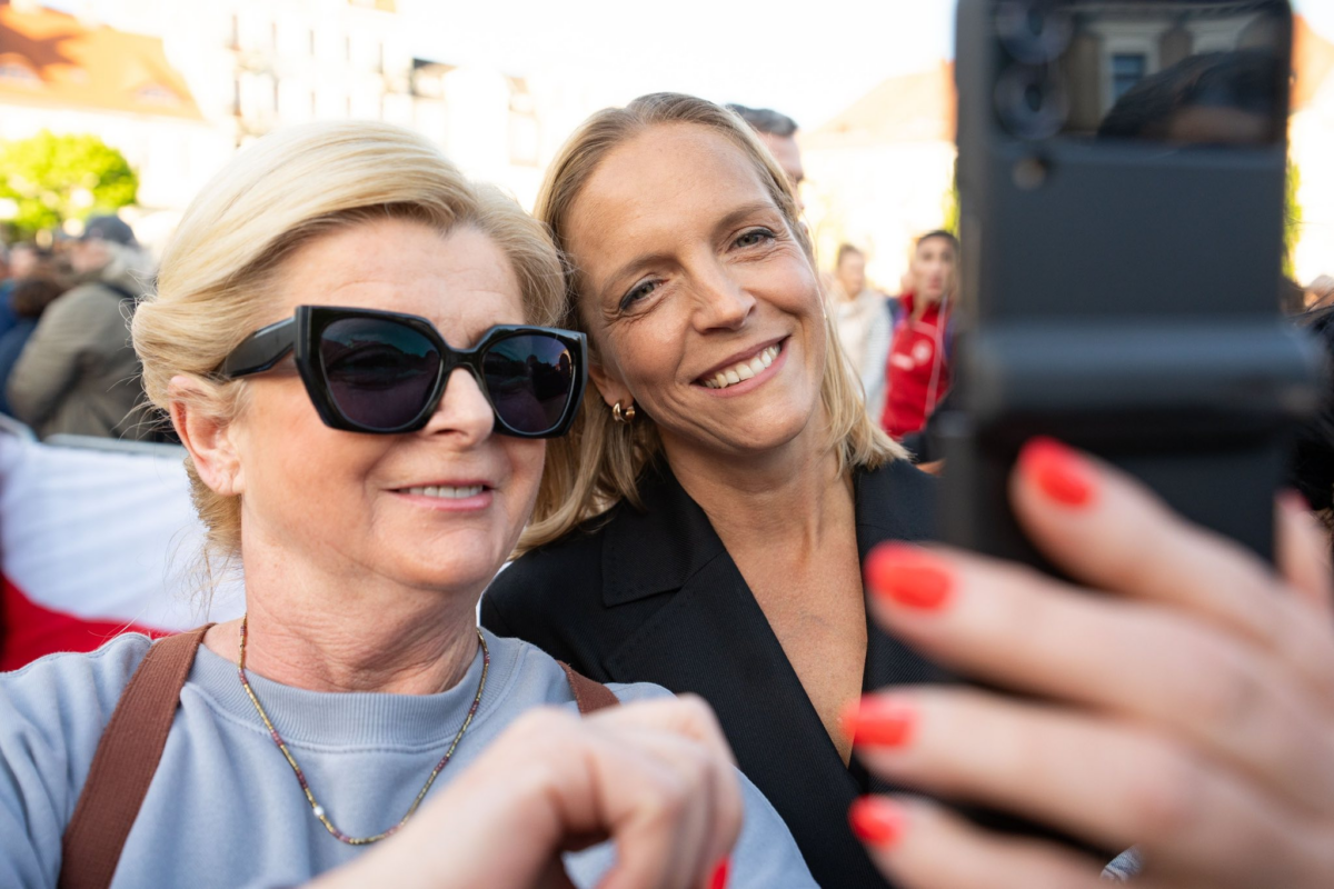 Wyszło na jaw, dla kogo pracuje żona Trzaskowskiego. Nawrocki: to się nie powinno zdarzać 1 image 17