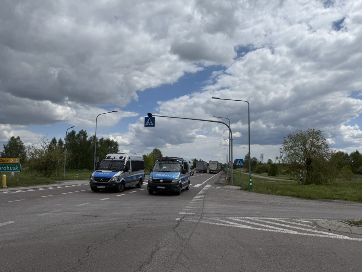 Polscy przewoźnicy wznowili blokadę na granicy z Ukrainą Granica Dorohusk polacy blokuja