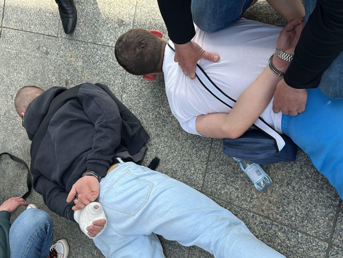 Warszawa: 18-latkowie z Ukrainy oszukiwali przez NFC Ukraincy oszukliwami metoda na FCF Warszawa