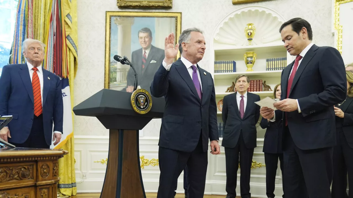 Trump mówi, że ma pełne zaufanie do swojego specjalnego wysłannika Witkoffa Witkoff Trup Rubio